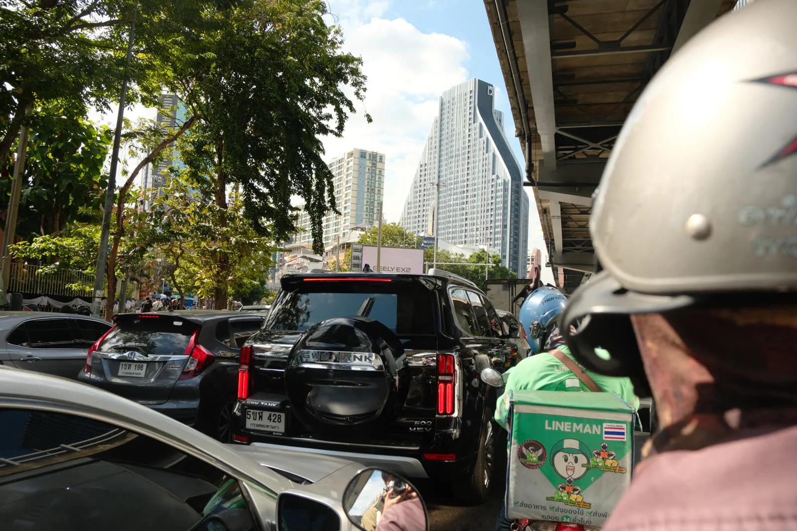Traffic and transit through Bangkok