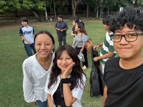 Highlanders at Bio Tech lawn