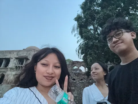 Highlanders at the fort ruins